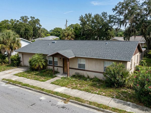 New architectural shingle roof after replacement